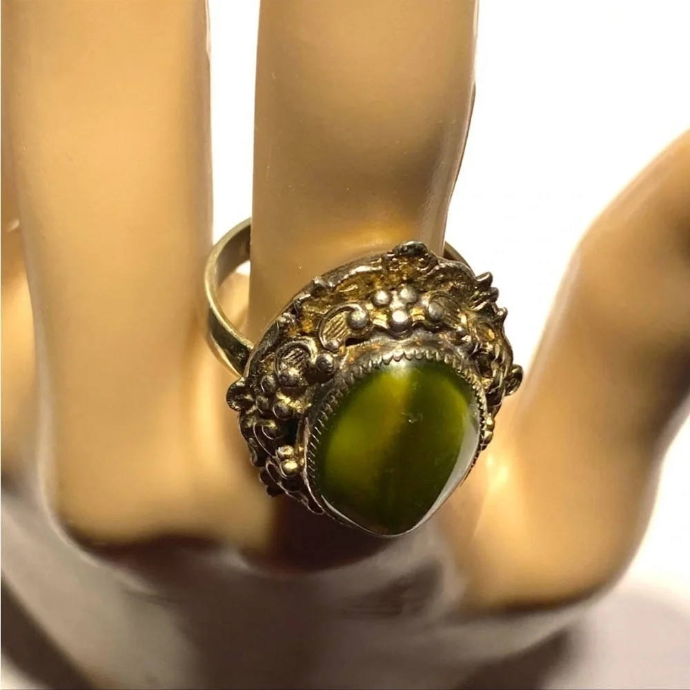 WHITING & DAVIS CATS EYE ONYX RING 5 1/2